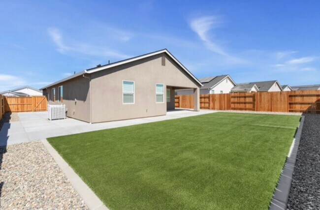 Building Photo - Newer Single Story 3 Bedroom Home for Rent in West Roseville