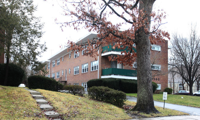 Building Photo - Clarks Lane Luxury Apartments