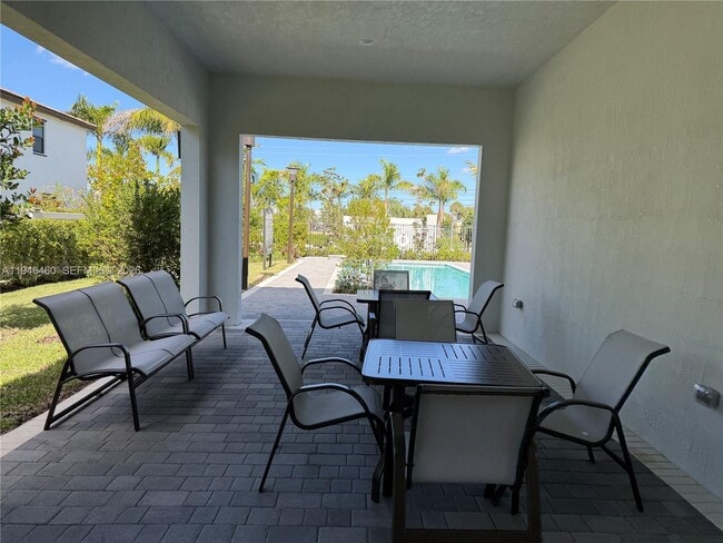 Building Photo - 145 SW 184th Ave