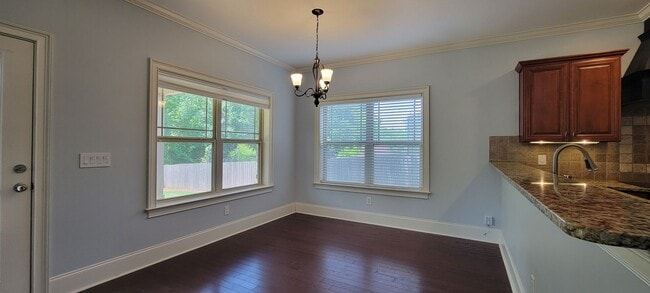 Building Photo - Stunning 4-Bedroom, 3.5-bath Home in the P...