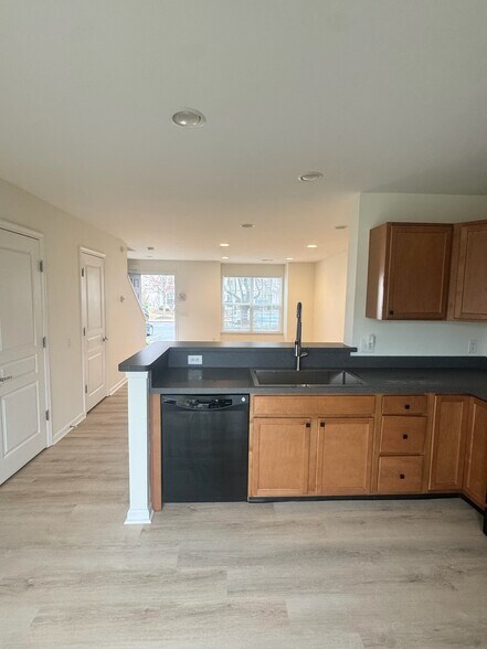 Building Photo - 1496 Artisan Ct
