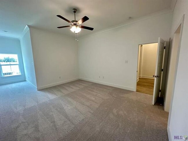 Building Photo - Beautiful Townhome in Dawson Bluff!
