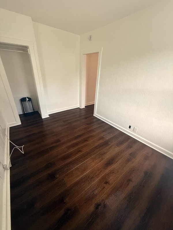 Building Photo - 1131 Queen St N