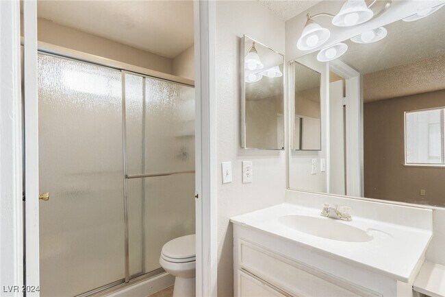 Building Photo - 3701 Snorkel Cir