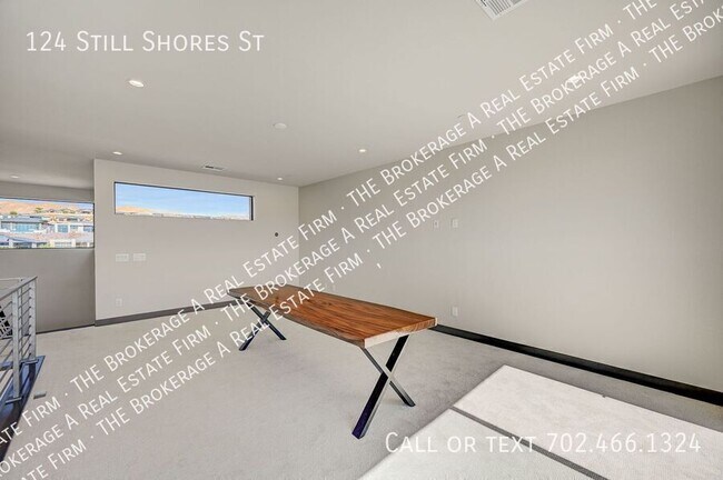 Building Photo - 124 Still Shrs St