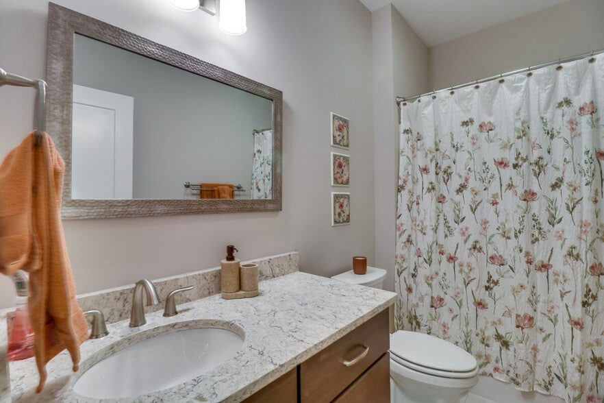 Building Photo - 5034 Burnley Rd