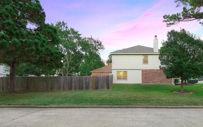 Building Photo - 3501 Buckingham Ln