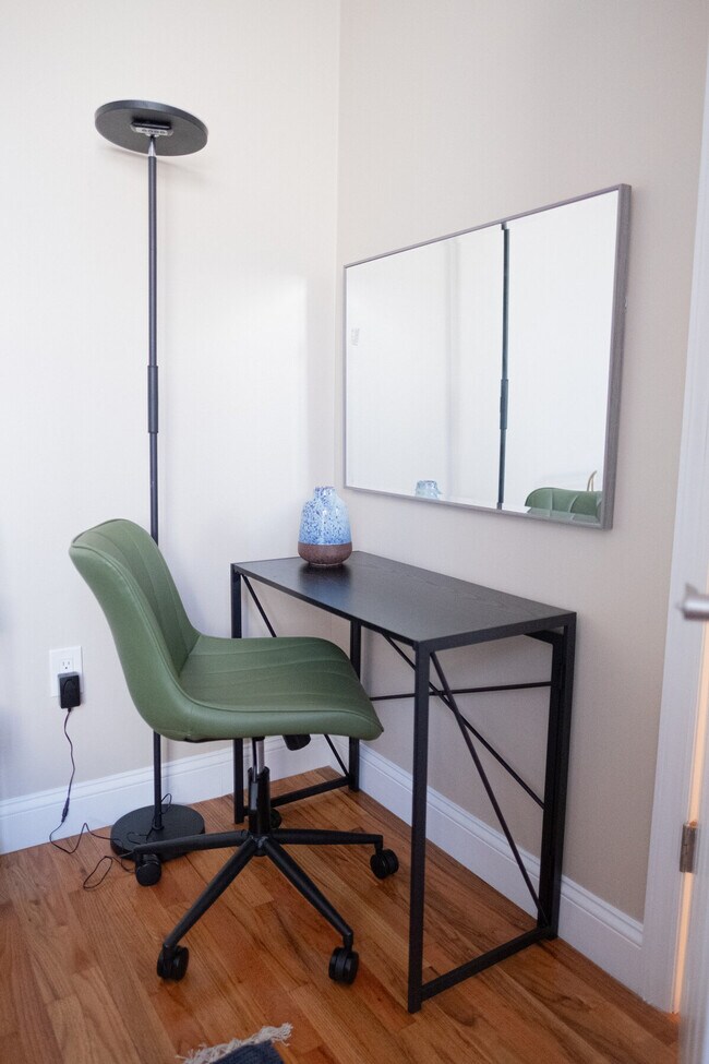 Building Photo - 245 W 113th St