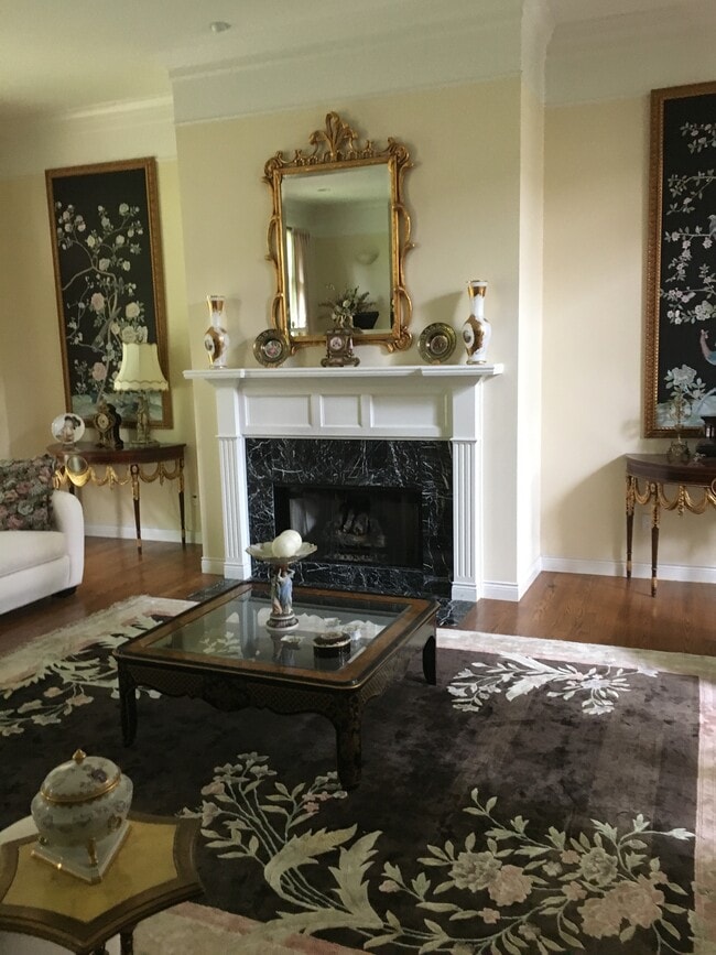 Building Photo - 6627 Crest Top Dr