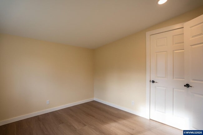 Building Photo - Fully Remodeled 2 Bedroom on a corner lot!