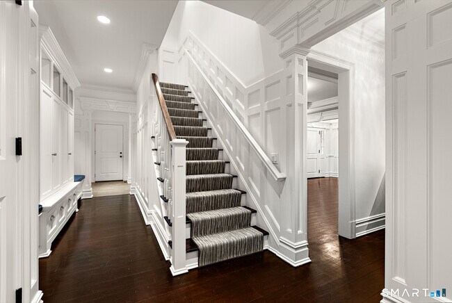 Building Photo - 93 Mansfield Ave