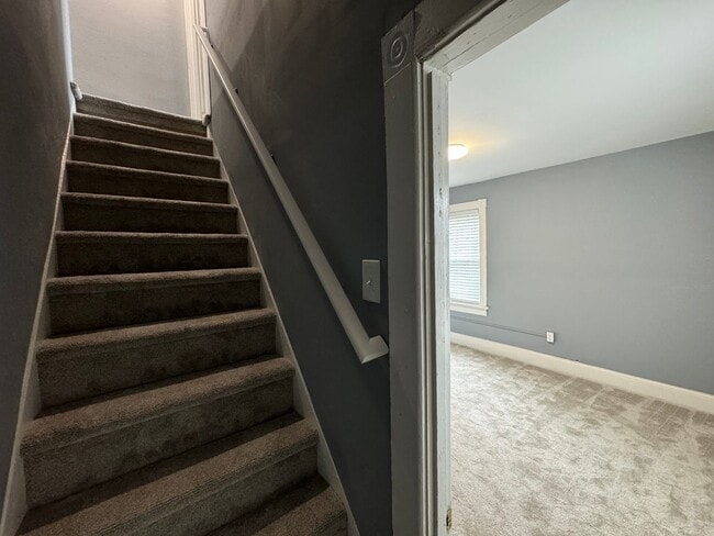 Building Photo - Completely Updated THREE BEDROOM TWIN!