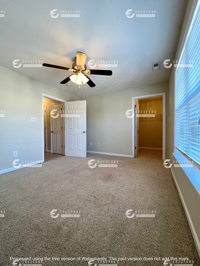 Building Photo - Freshly Painted 2 Bed 2 Bath Condo