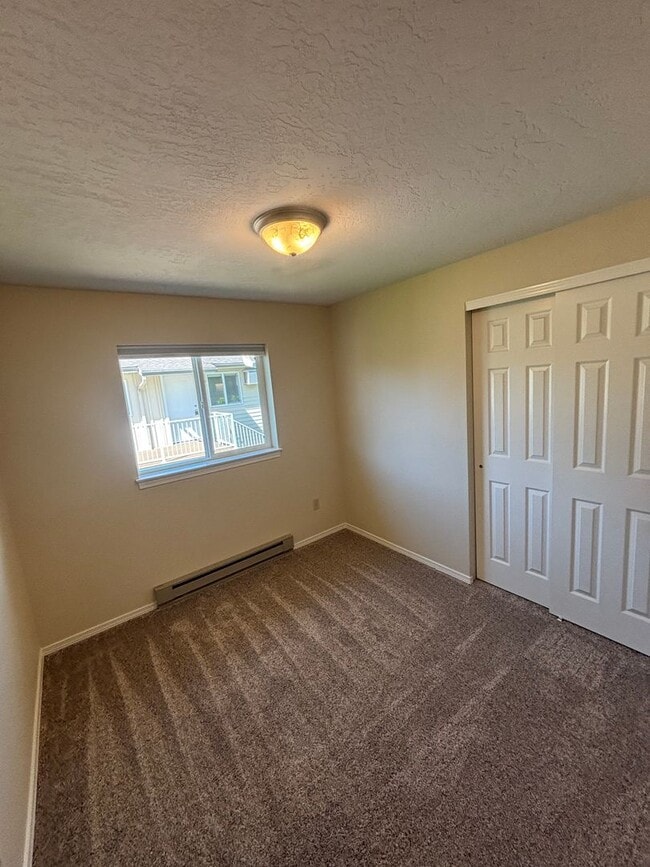 Building Photo - 13th St Townhome