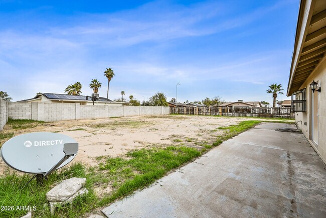Building Photo - 11102 W Turney Ave