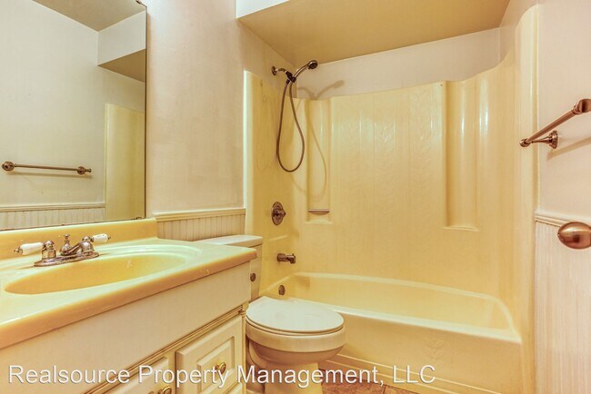 Building Photo - 40 Windtree Ln