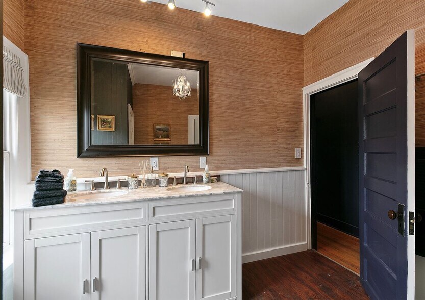 Building Photo - 9 Green Ridge Pl