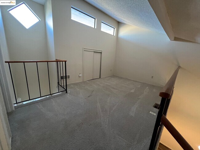 Building Photo - 5845 Yawl St