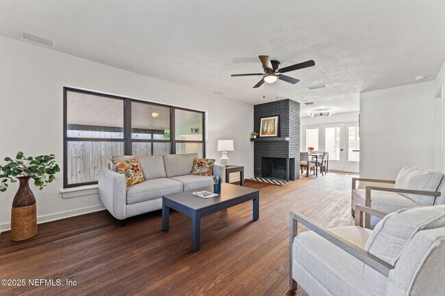 Building Photo - 6235 Fordham Cir E