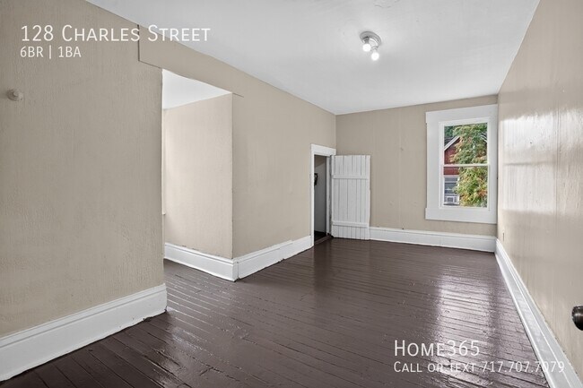 Building Photo - 128 Charles St