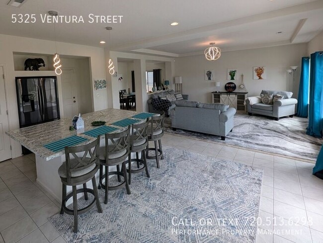 Building Photo - 5325 Ventura St