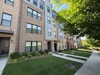 Building Photo - 626 Noush Ct