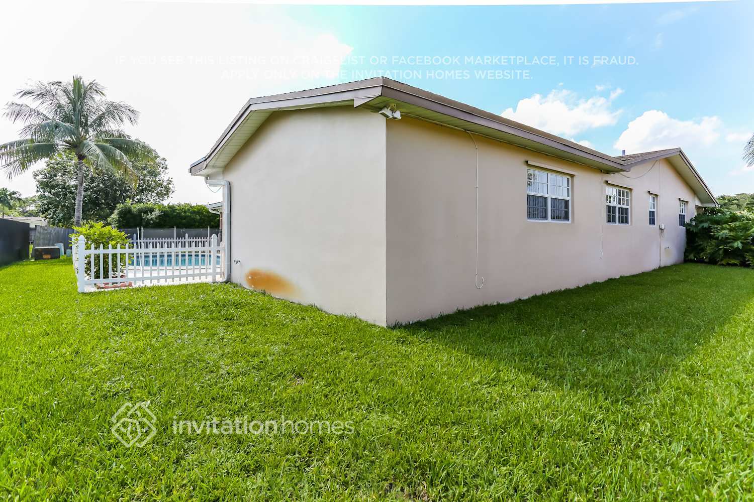 Building Photo - 10900 NW 19th St