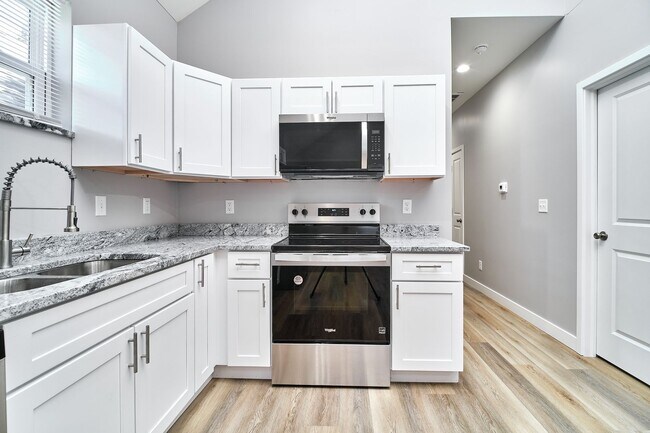 Building Photo - 415 Dequincy St