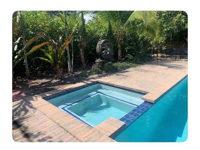 Building Photo - 536 NW 43rd St