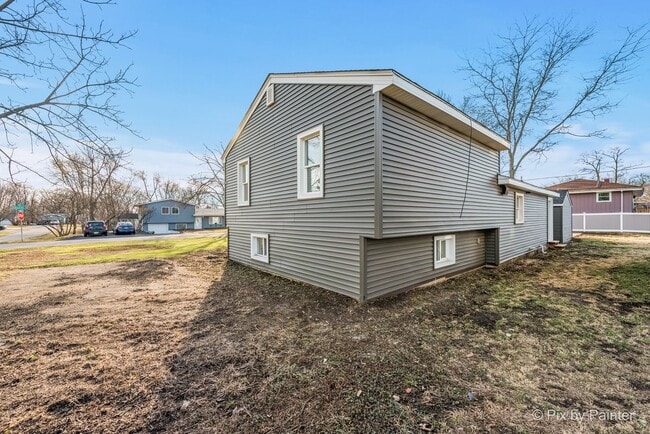 Building Photo - 1019 Maple St