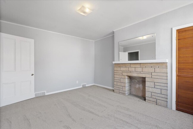 Building Photo - 176 42nd St
