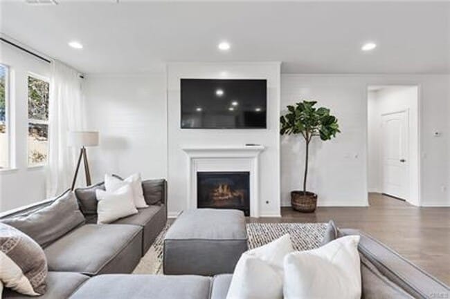 Building Photo - 31650 Sweetwater Cir