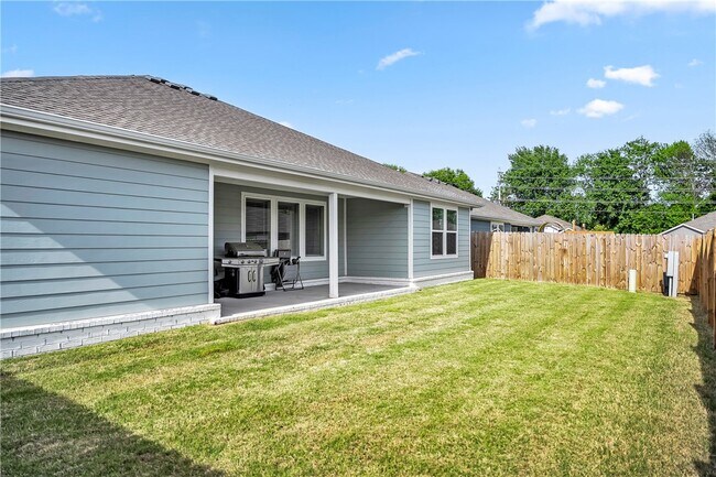 Building Photo - 4411 W Canyon Run Dr