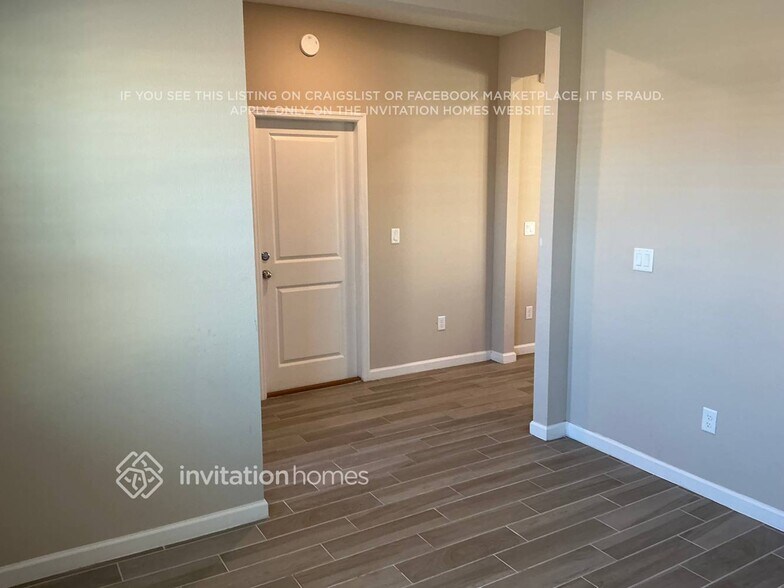 Building Photo - 9440 Lovage Ln