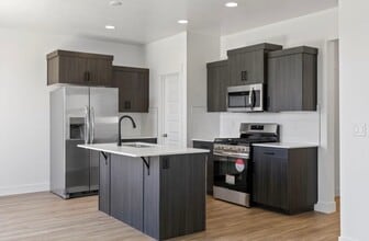 Building Photo - 5868 S Mythical Ln