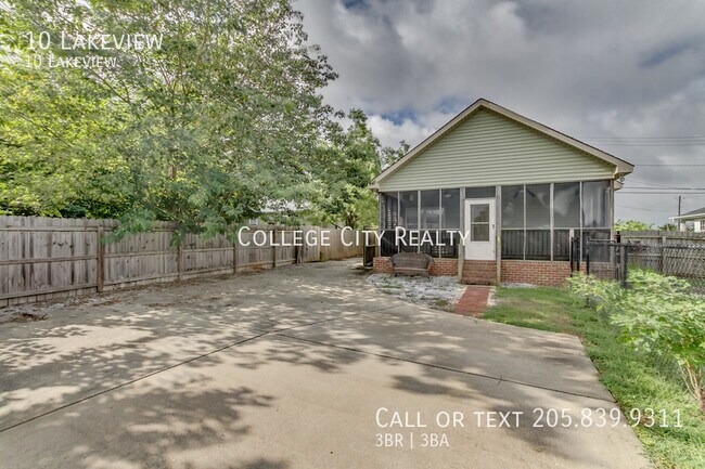 Building Photo - 10 Lakeview