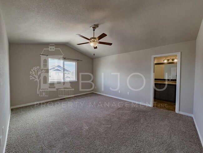 Building Photo - 10881 Aliso Dr
