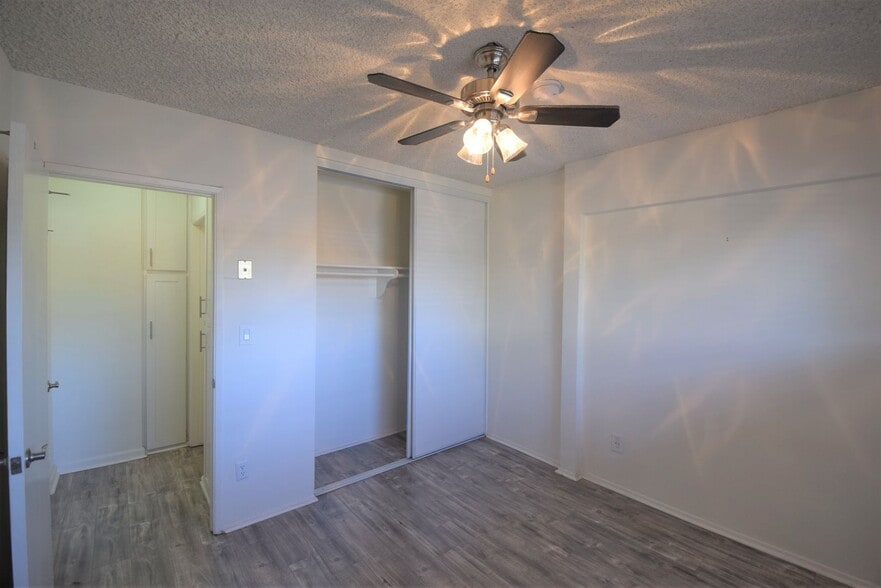 Building Photo - 5455 Bellingham Ave