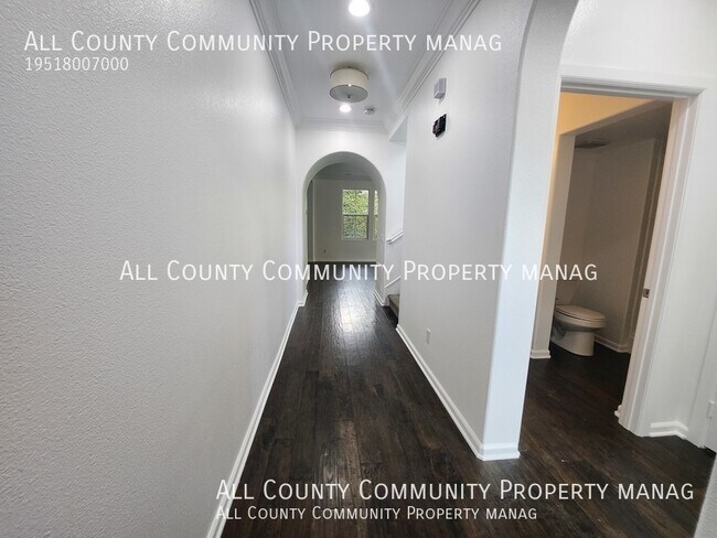 Building Photo - 43 Los Indios