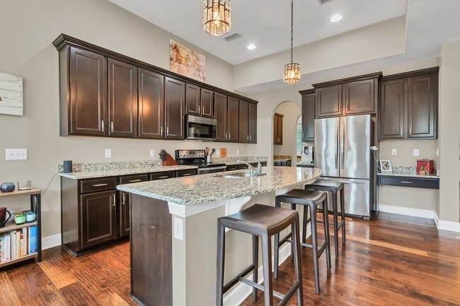 Building Photo - 1060 Harvey Springs Dr