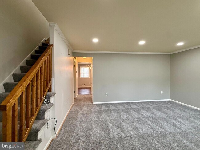 Building Photo - 6526 Beechwood Dr