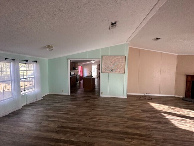 Building Photo - Beautiful home on 2.5 acres