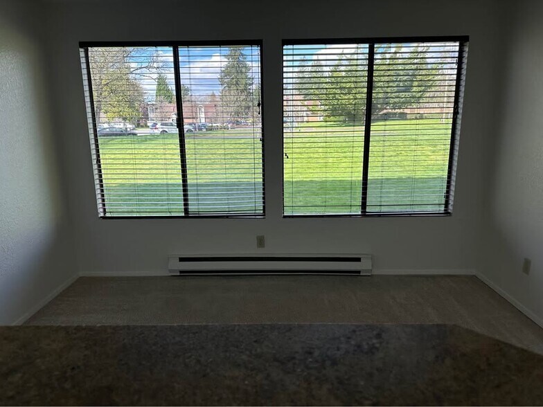 Building Photo - 11104 NE 68th St