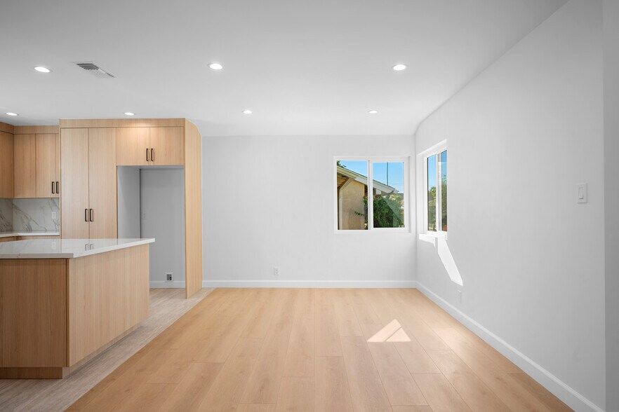 Building Photo - 16057 Knapp St