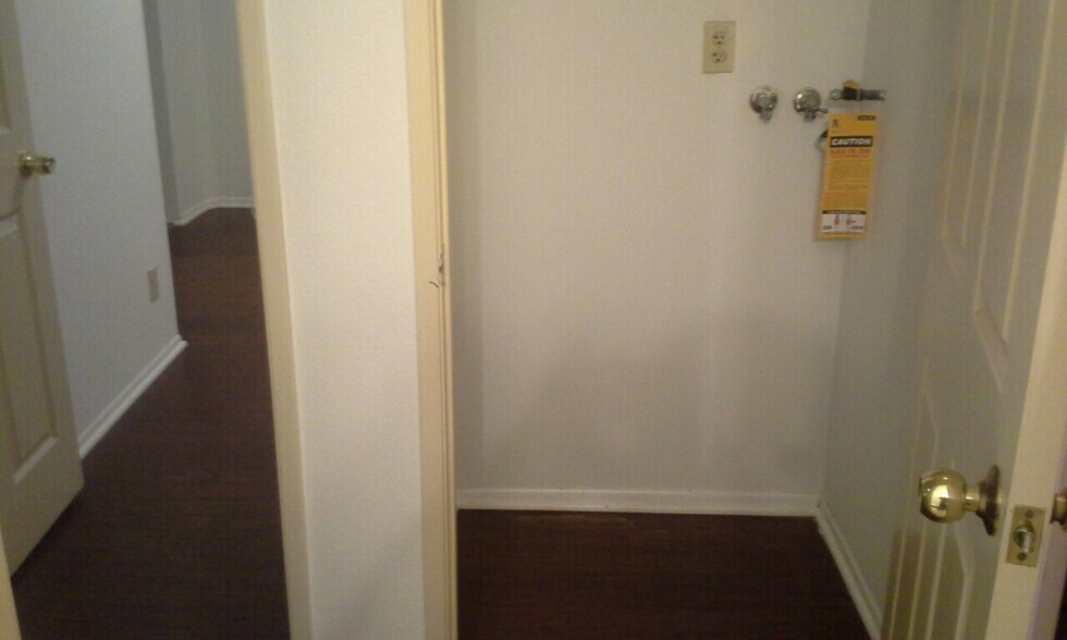 Building Photo - 132 S Adams St