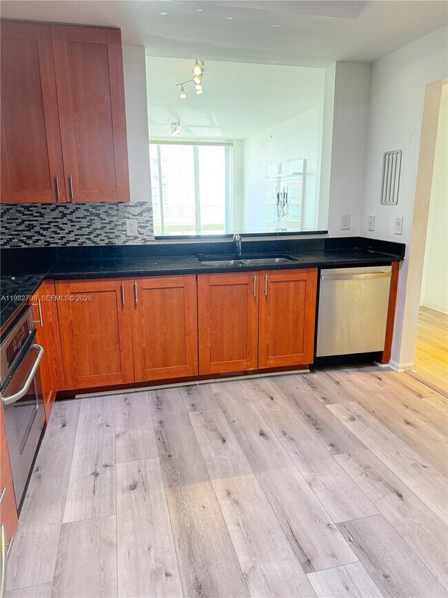 Building Photo - 3340 NE 190th St