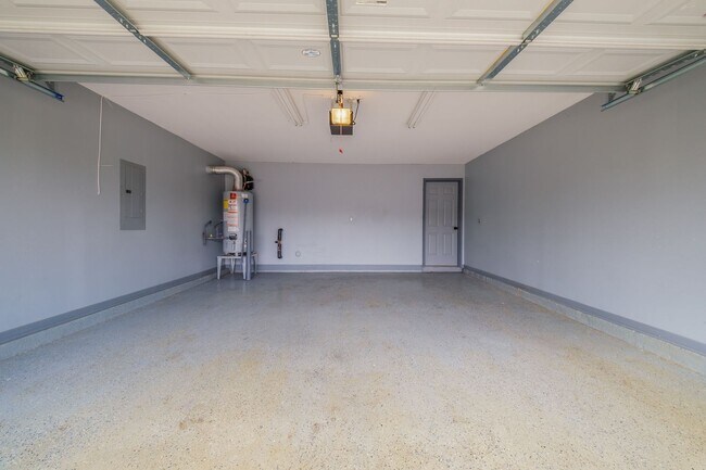 Building Photo - 1301 Waldridge Ct
