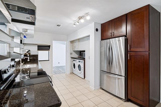 Building Photo - 6406 Chesley Ln
