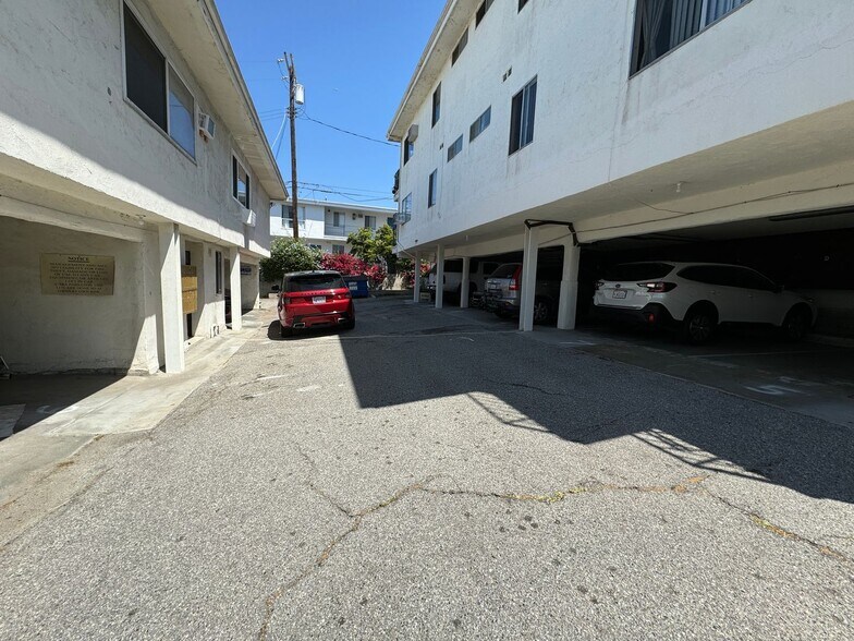 Building Photo - 3432-3434 S Centinela Ave