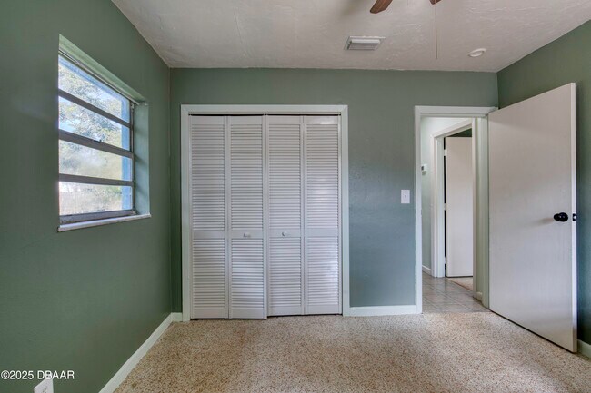 Building Photo - 1133 Bradenton Rd